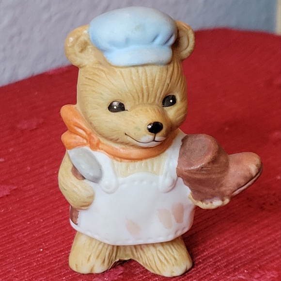 Vtg Mini HOMCO Professional Series #8820 Porcelain Bear The Shoemaker Figurine - Picture 3 of 5